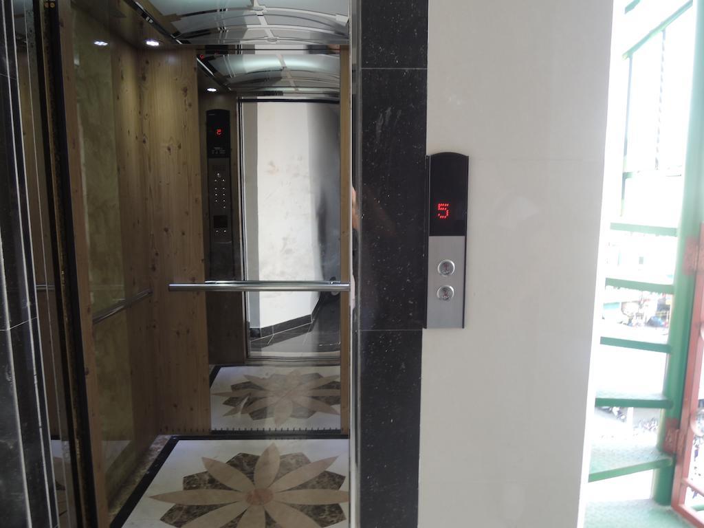 Bali B Hotel Хошимин Екстериор снимка