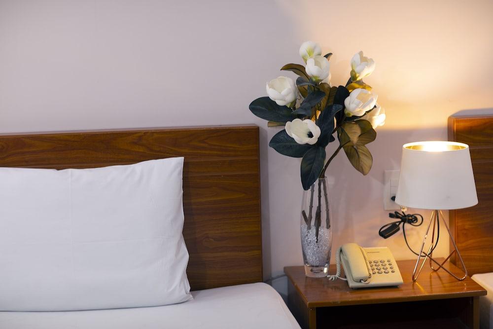 Bali B Hotel Хошимин Екстериор снимка