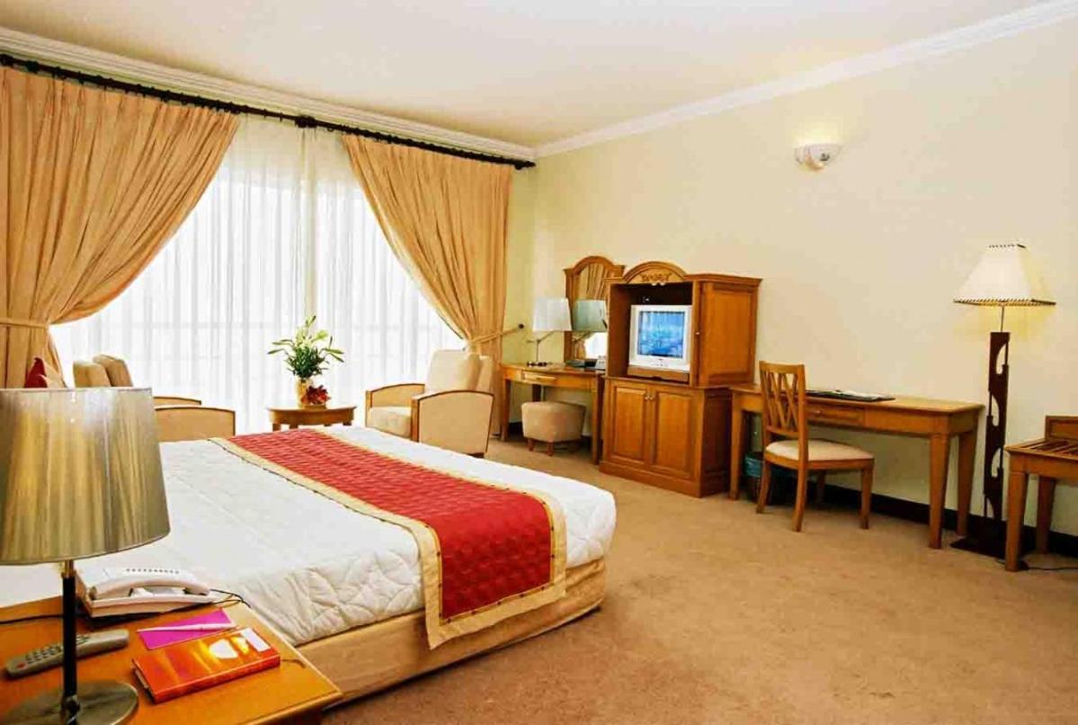 Bali B Hotel Хошимин Екстериор снимка